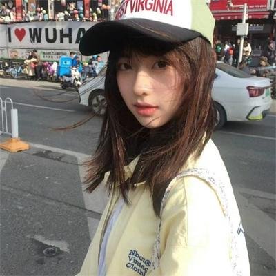 少女嬉春